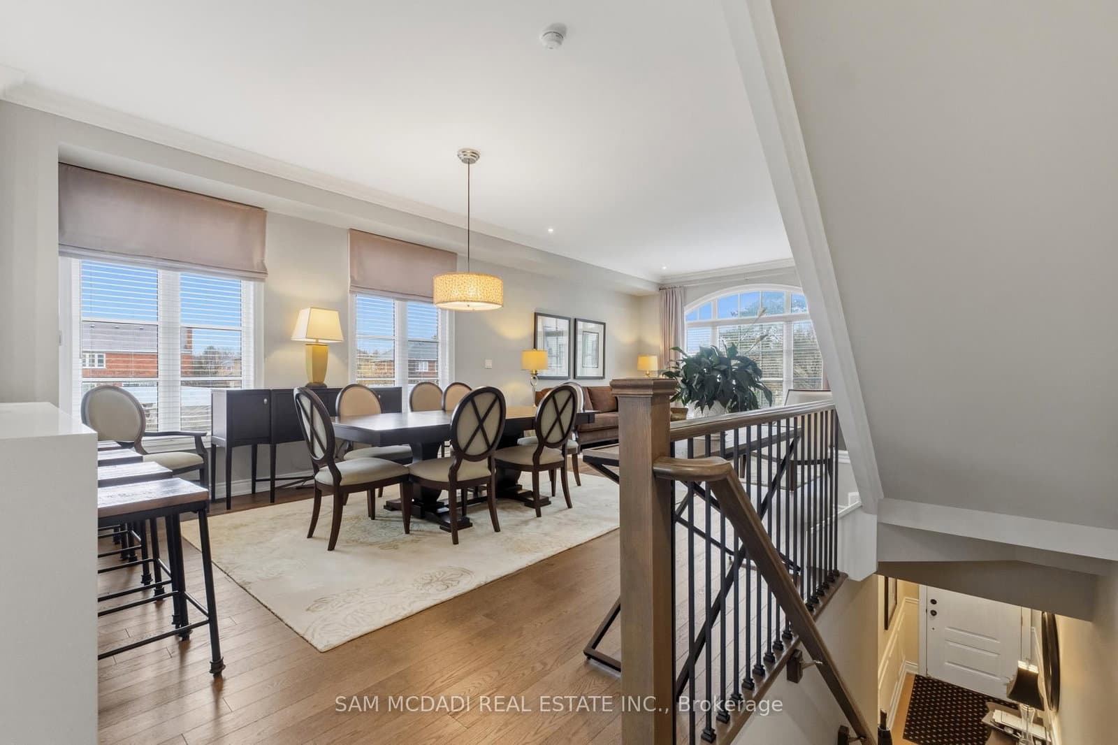 2029 Queensborough Gate thumbnail 19
