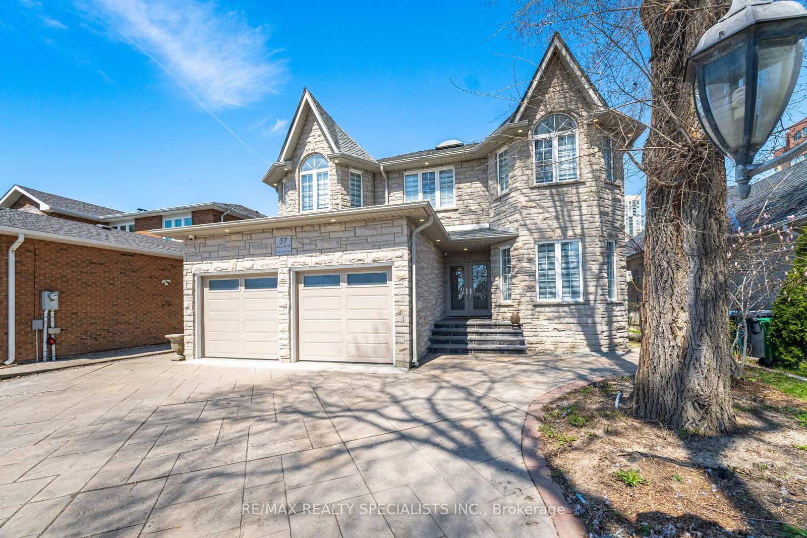 57 Fairview Road W - Image 1