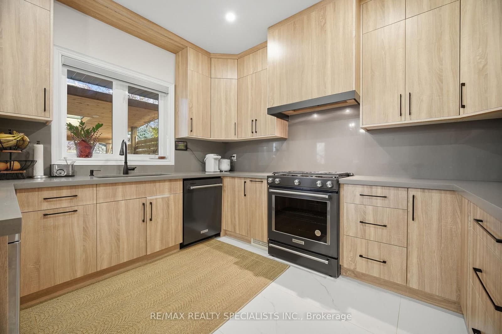 57 Fairview Road W thumbnail 11