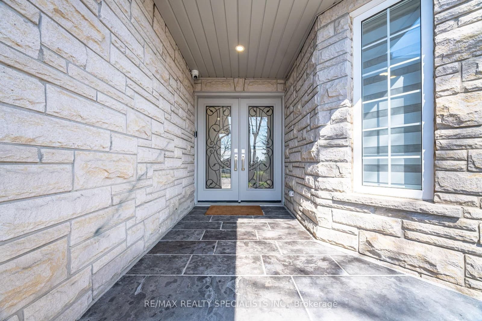 57 Fairview Road W thumbnail 3