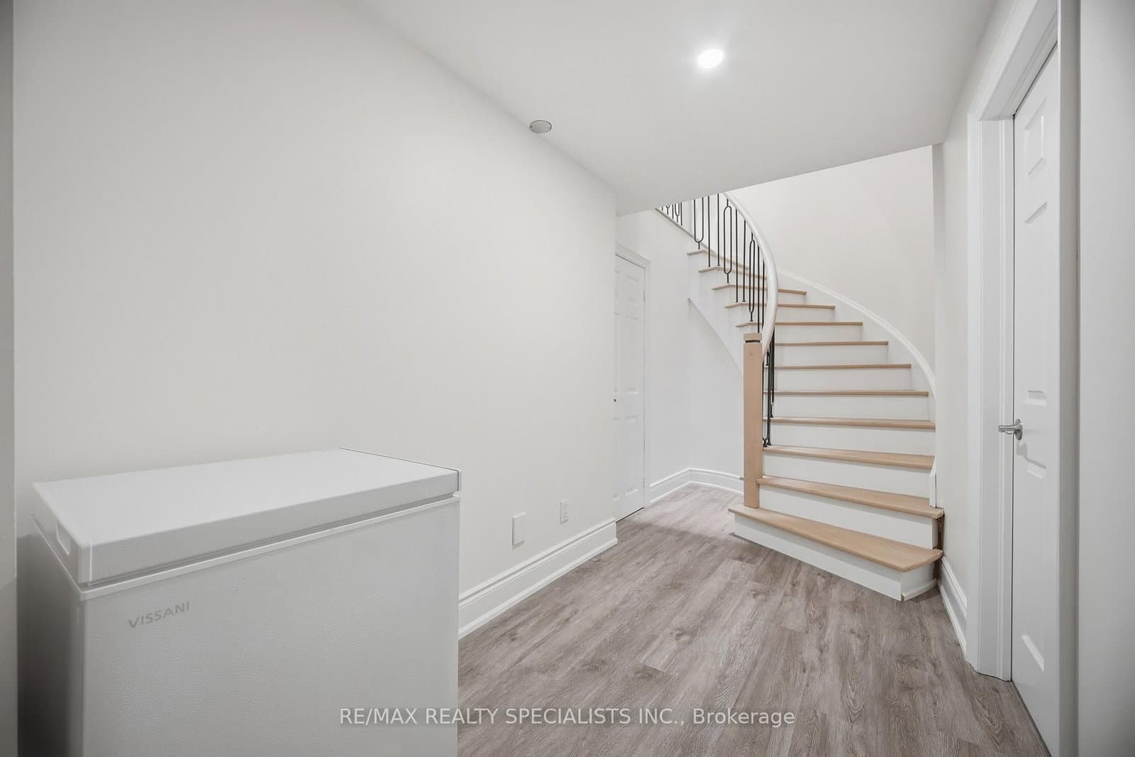 57 Fairview Road W thumbnail 34