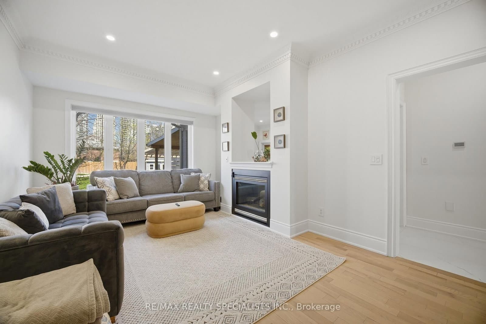 57 Fairview Road W thumbnail 9