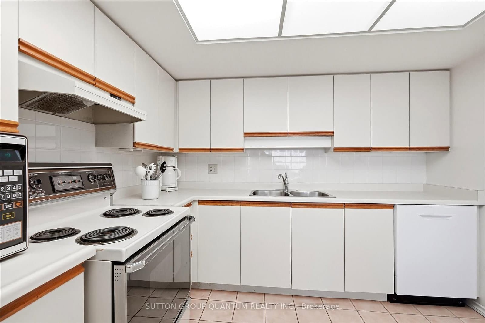 1271 Walden Circle, Unit 403 thumbnail 10