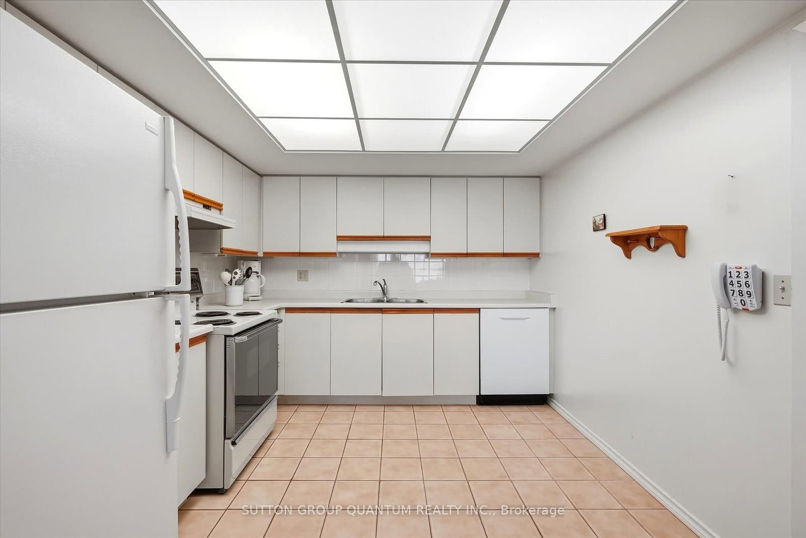 1271 Walden Circle, Unit 403 thumbnail 11
