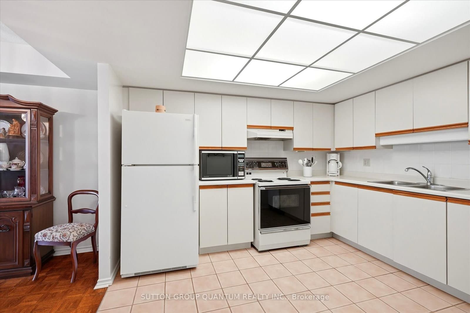 1271 Walden Circle, Unit 403 thumbnail 9