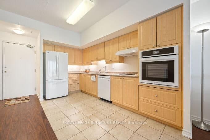 810 Scollard Court, Unit 1003 thumbnail 14