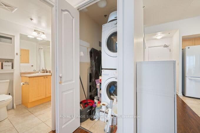 810 Scollard Court, Unit 1003 thumbnail 26