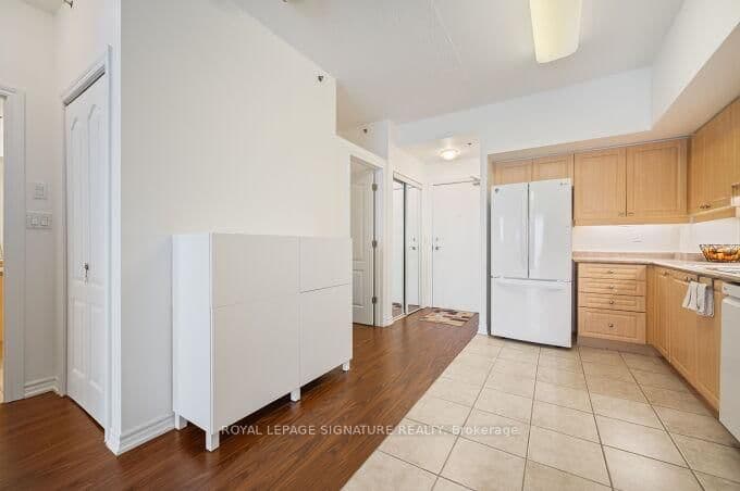 810 Scollard Court, Unit 1003 thumbnail 8