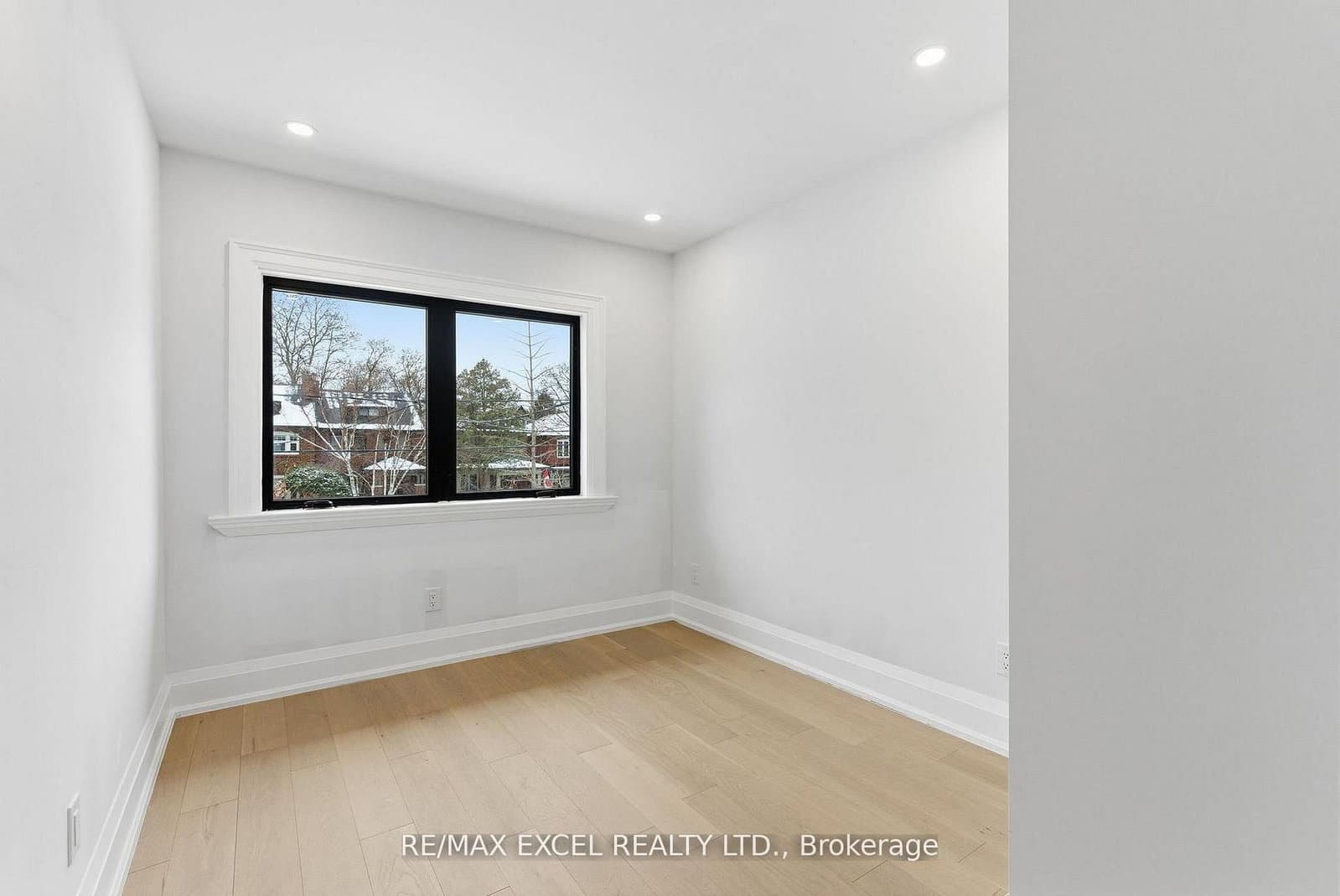 34 Raymond Avenue thumbnail 10