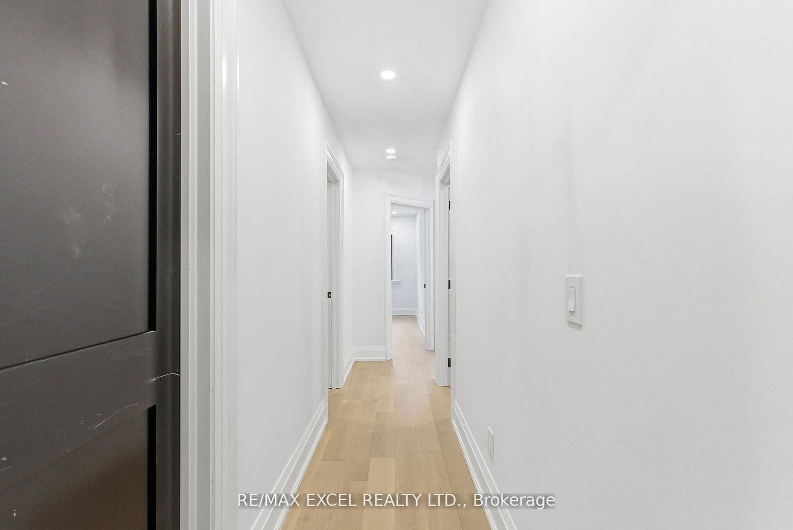 34 Raymond Avenue thumbnail 26