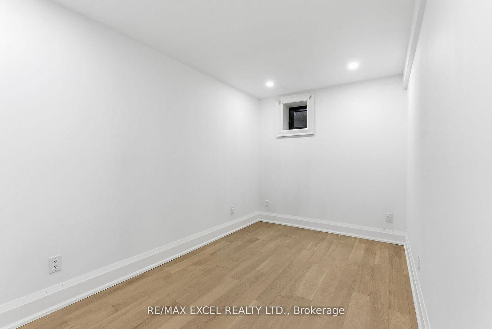 34 Raymond Avenue thumbnail 30