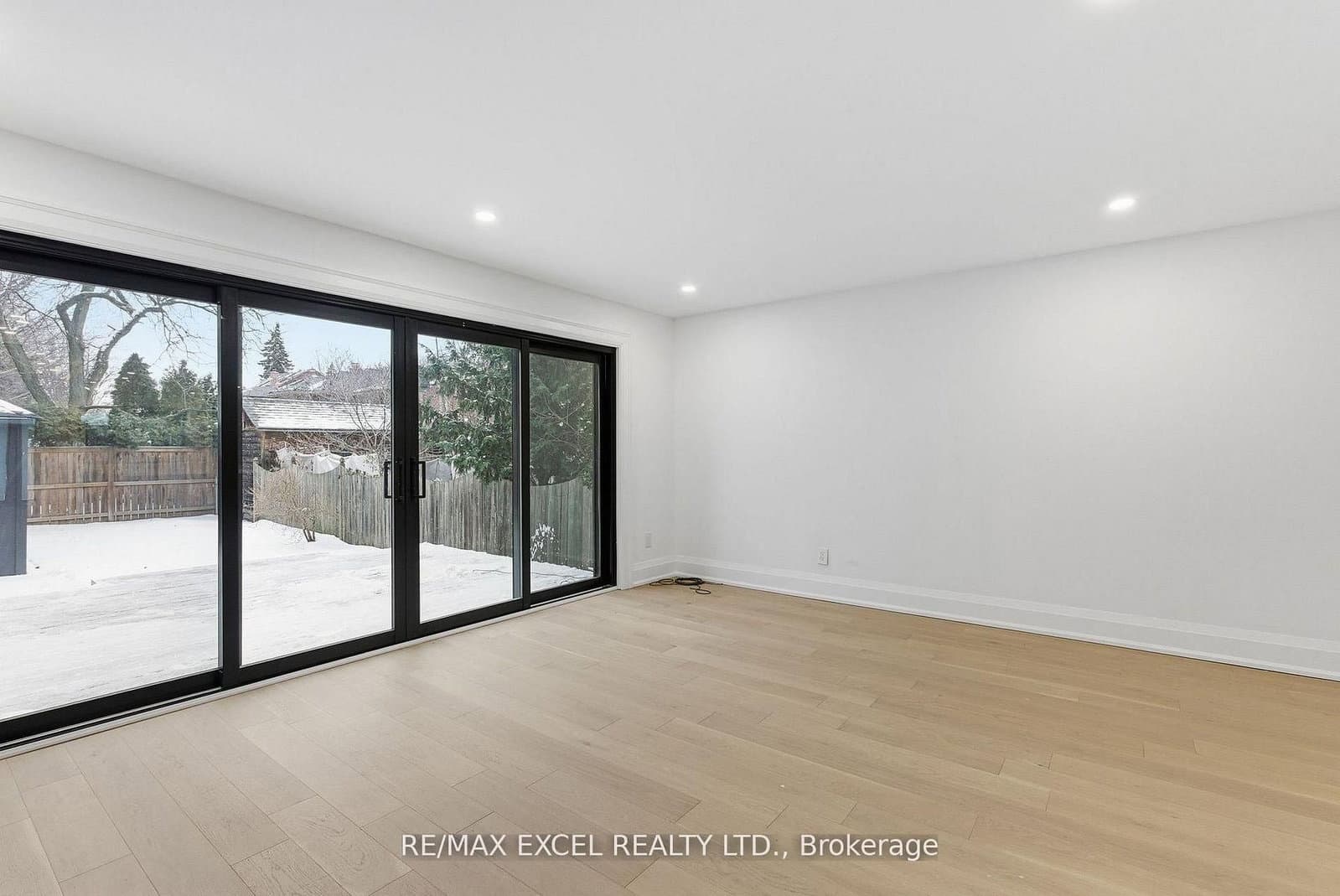 34 Raymond Avenue thumbnail 9