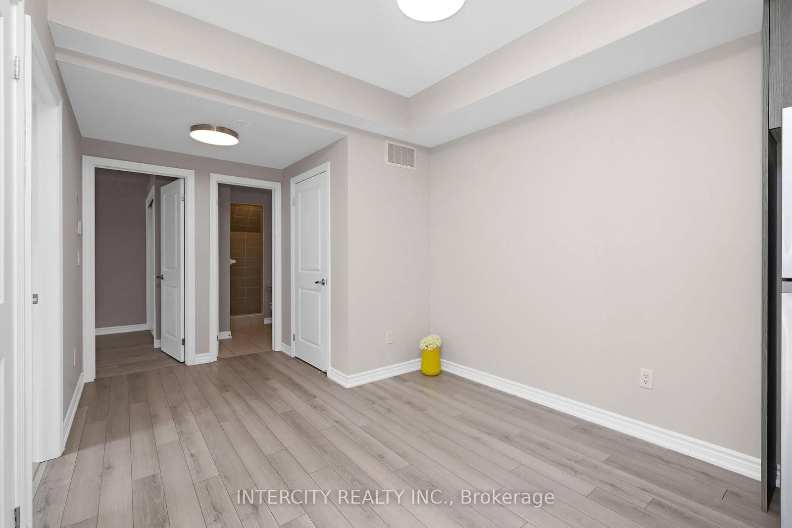 60 Halliford Place, Unit 701 thumbnail 10