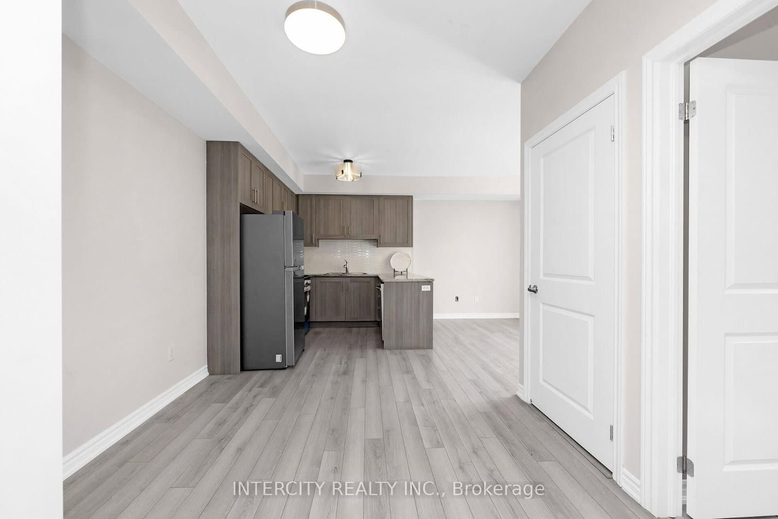 60 Halliford Place, Unit 701 thumbnail 12