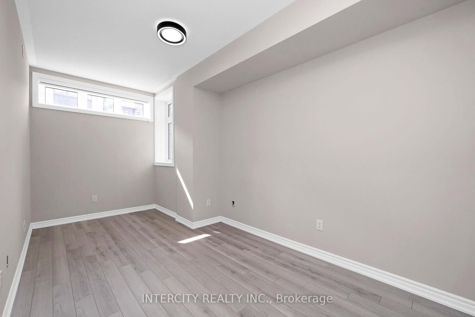60 Halliford Place, Unit 701 thumbnail 13