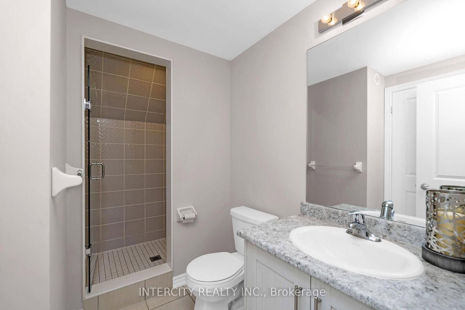 60 Halliford Place, Unit 701 thumbnail 17
