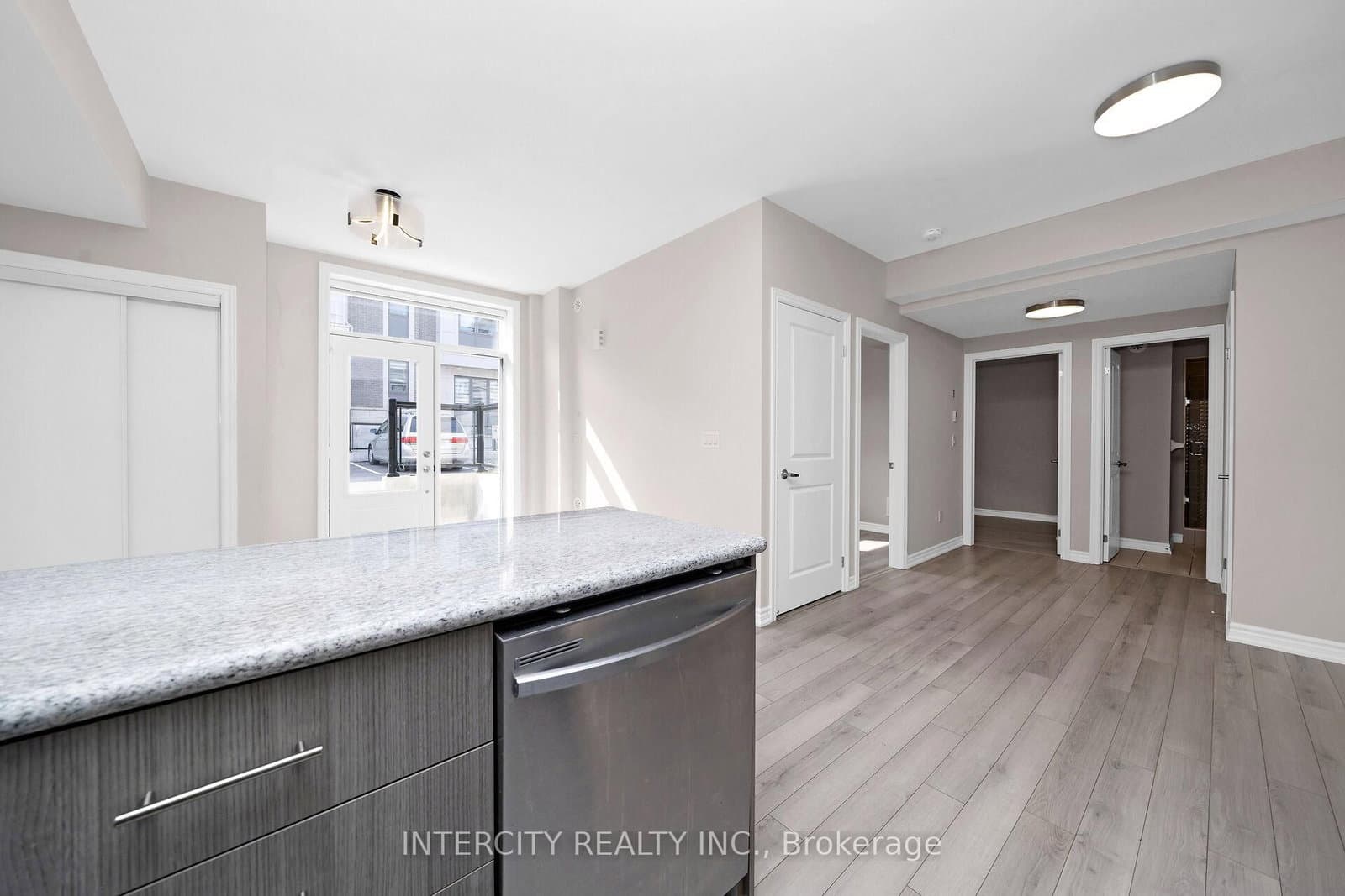 60 Halliford Place, Unit 701 thumbnail 8