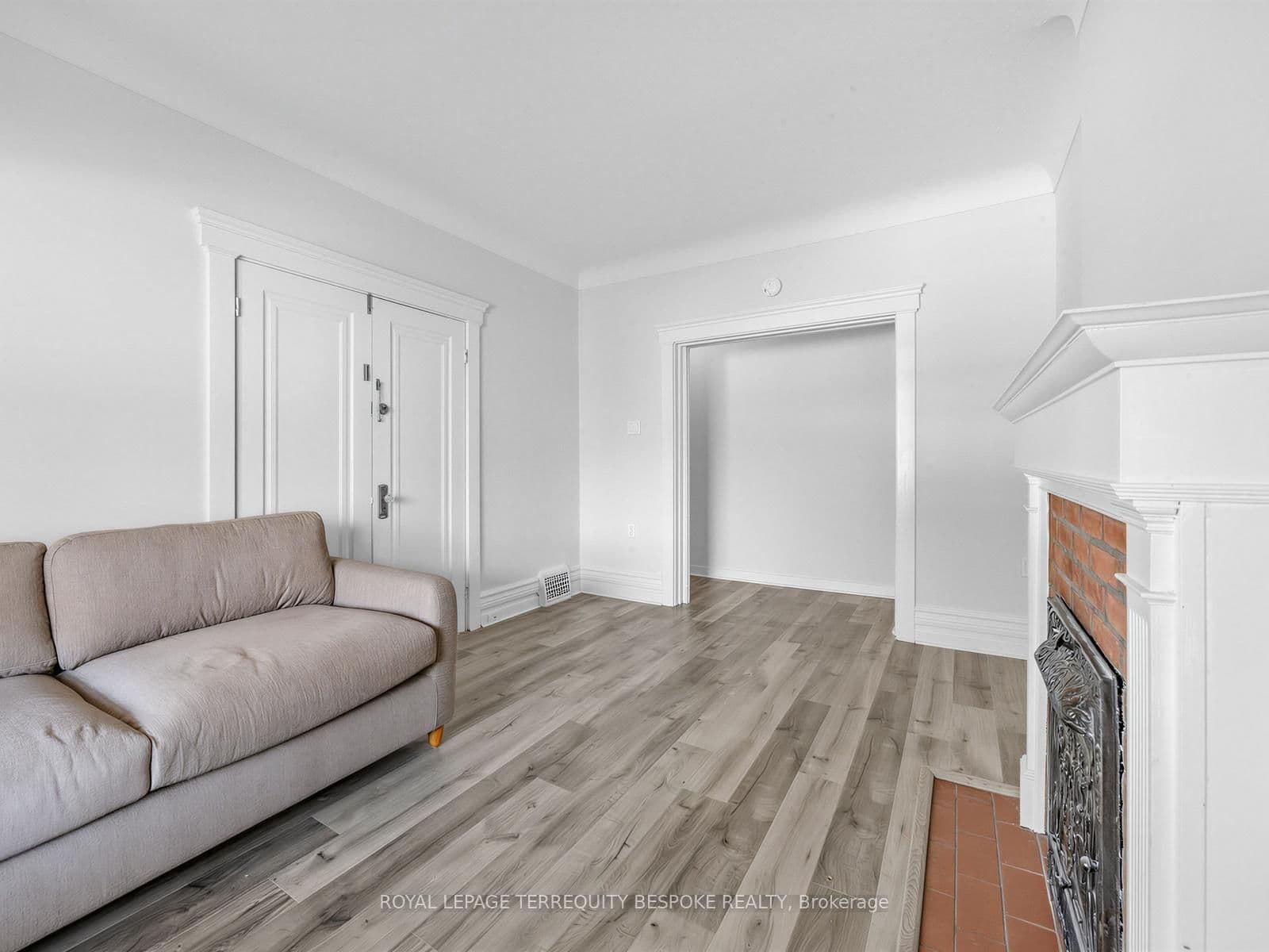 61 Chelsea Avenue thumbnail 23