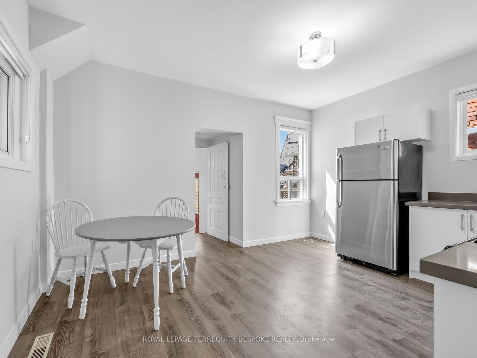 61 Chelsea Avenue thumbnail 25