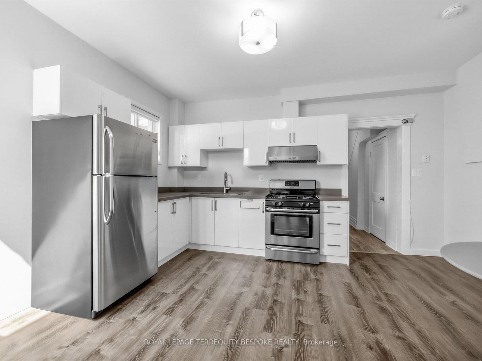 61 Chelsea Avenue thumbnail 26