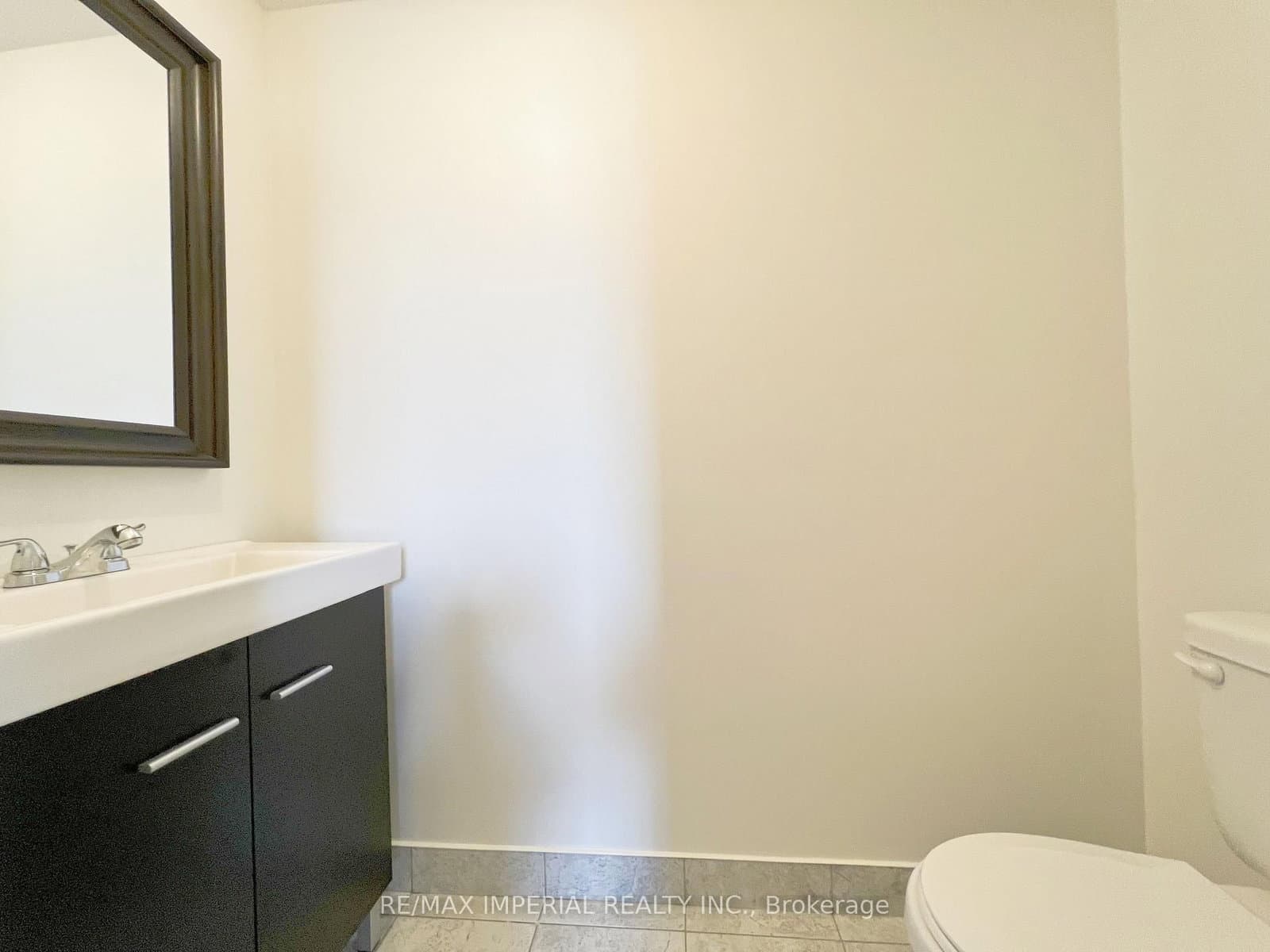 621A The Queensway thumbnail 13