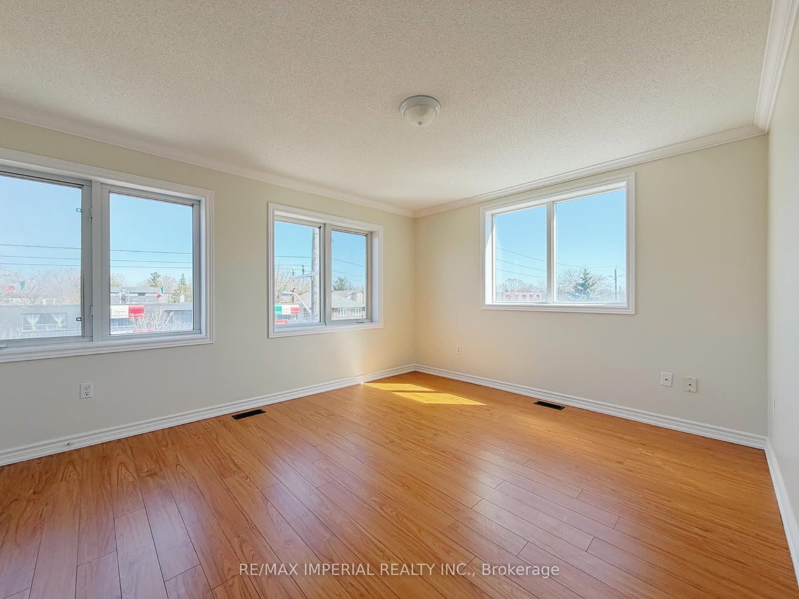 621A The Queensway thumbnail 16