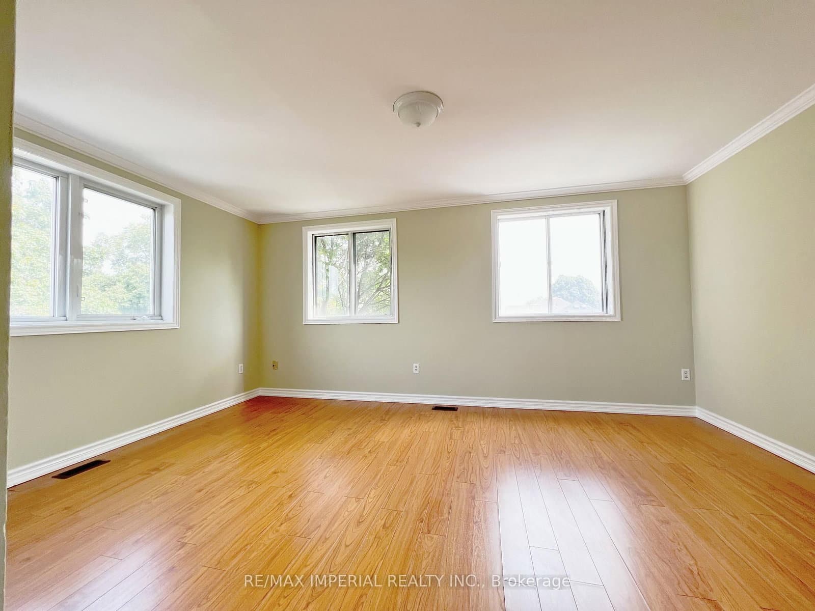 621A The Queensway thumbnail 18
