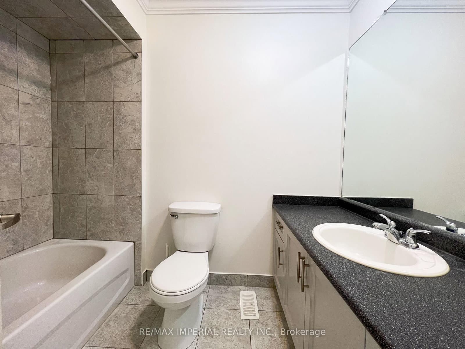 621A The Queensway thumbnail 20