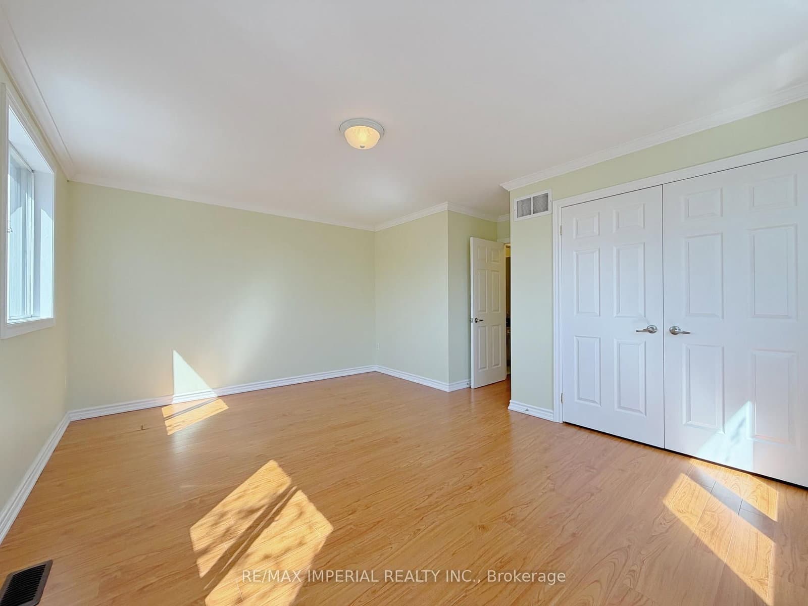 621A The Queensway thumbnail 26