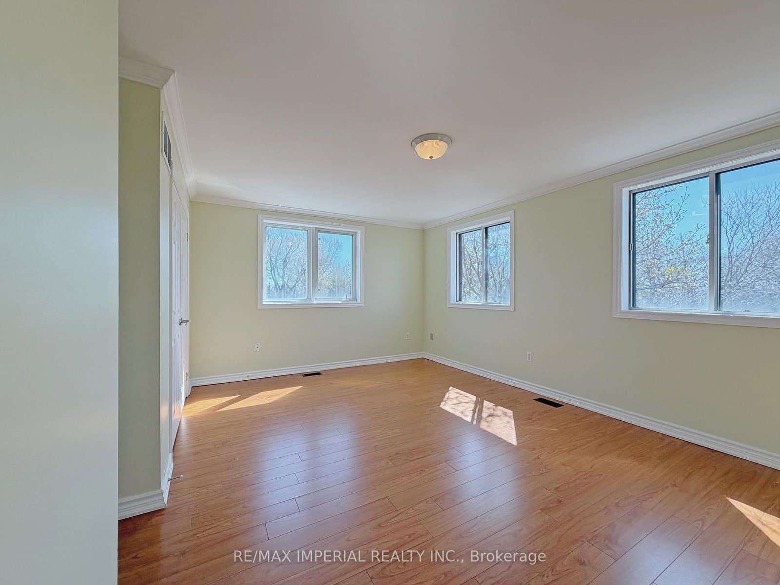 621A The Queensway thumbnail 28