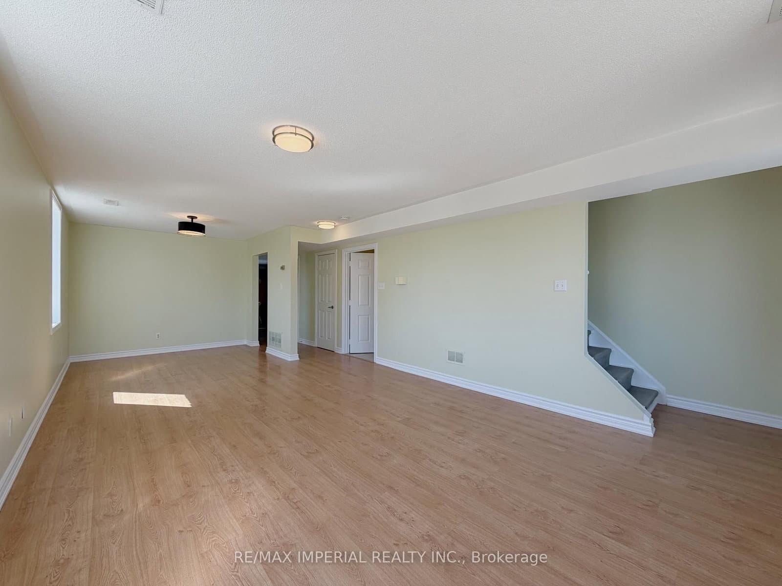621A The Queensway thumbnail 5