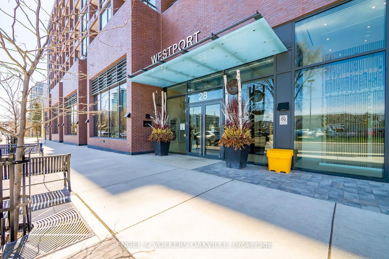 #418 - 28 Ann Street