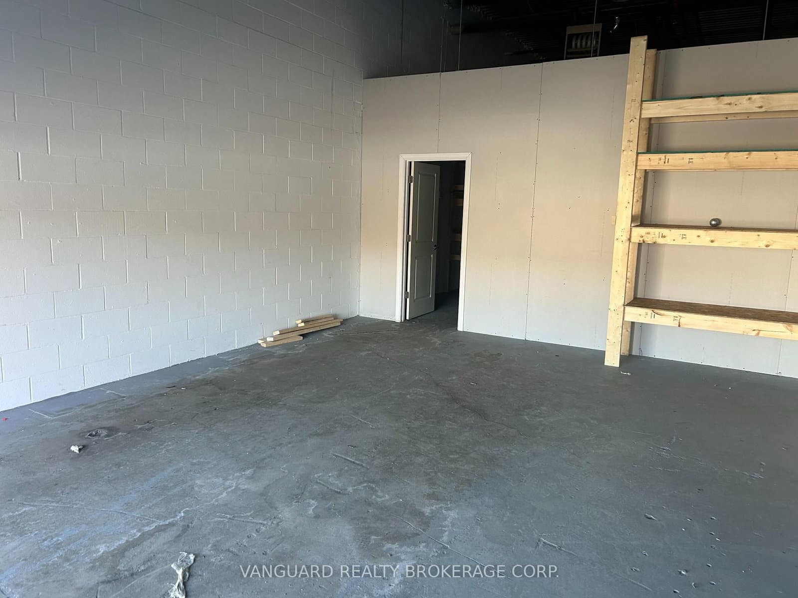 40 Magnetic Drive, Unit 16 thumbnail 3