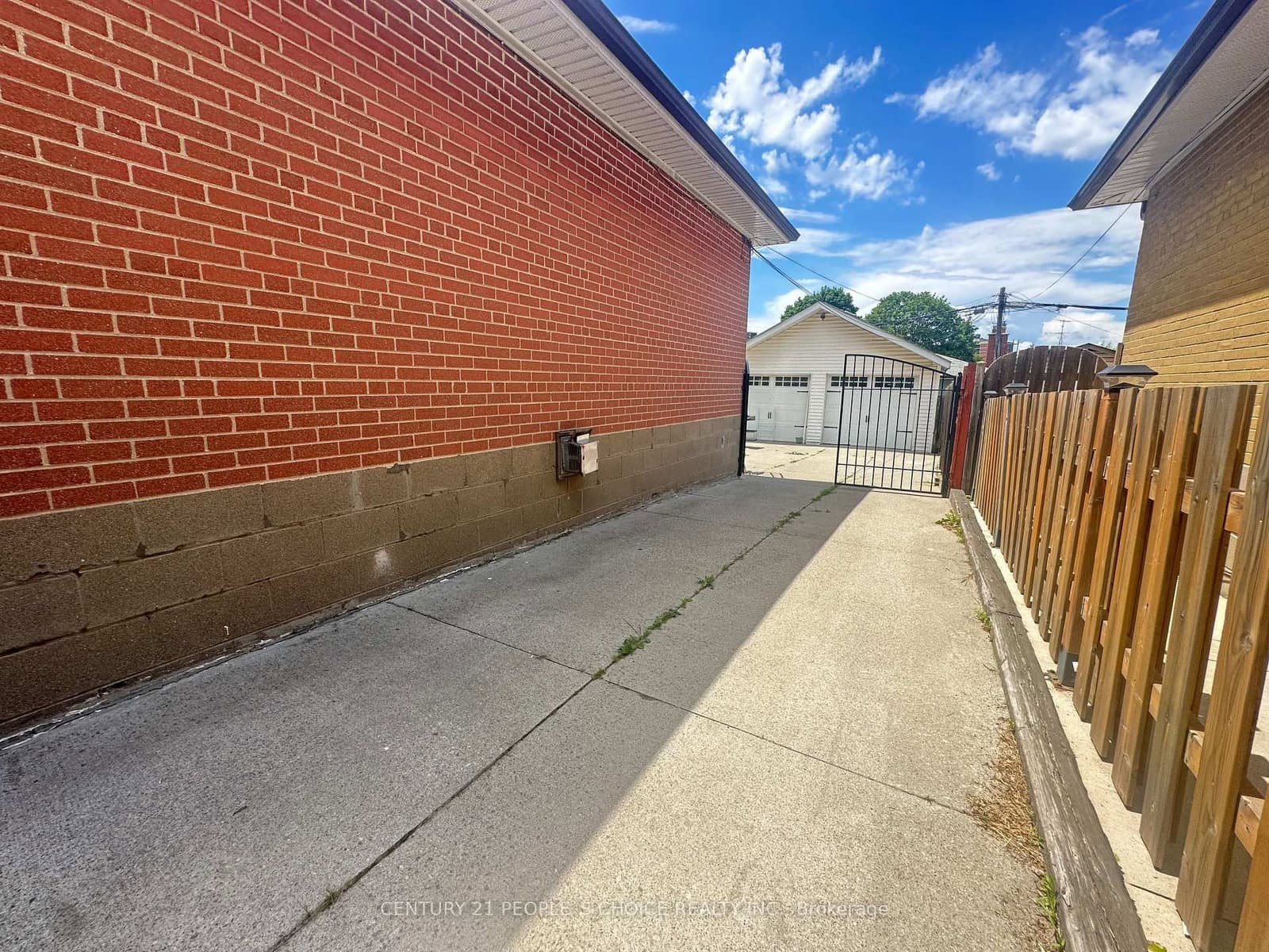 2864 Weston Road thumbnail 40