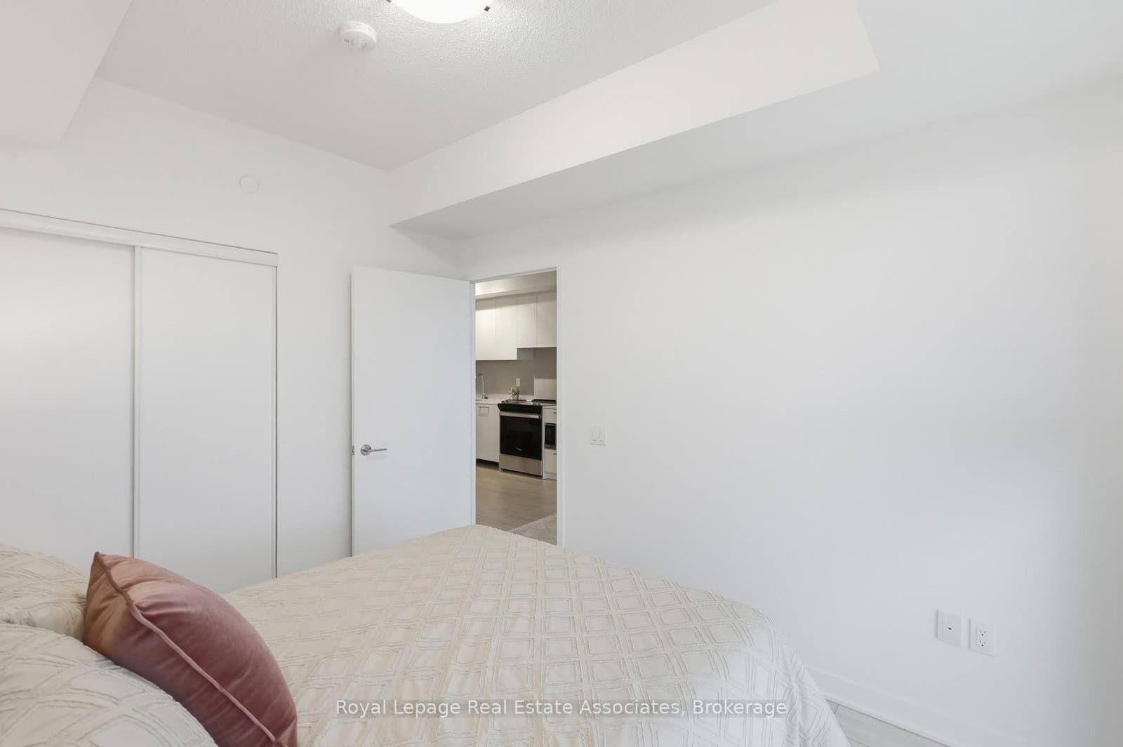 260 Malta Avenue, Unit 1106 thumbnail 6