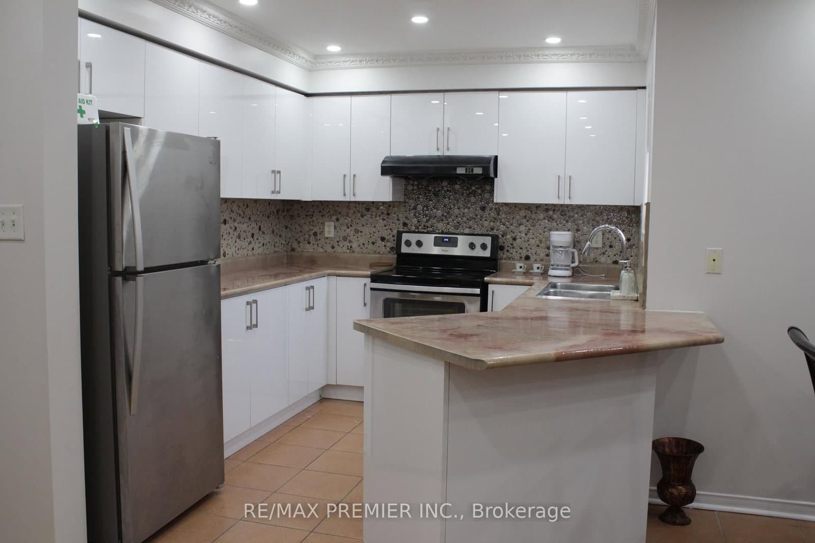 25 Westbrook Avenue, Unit A thumbnail 14