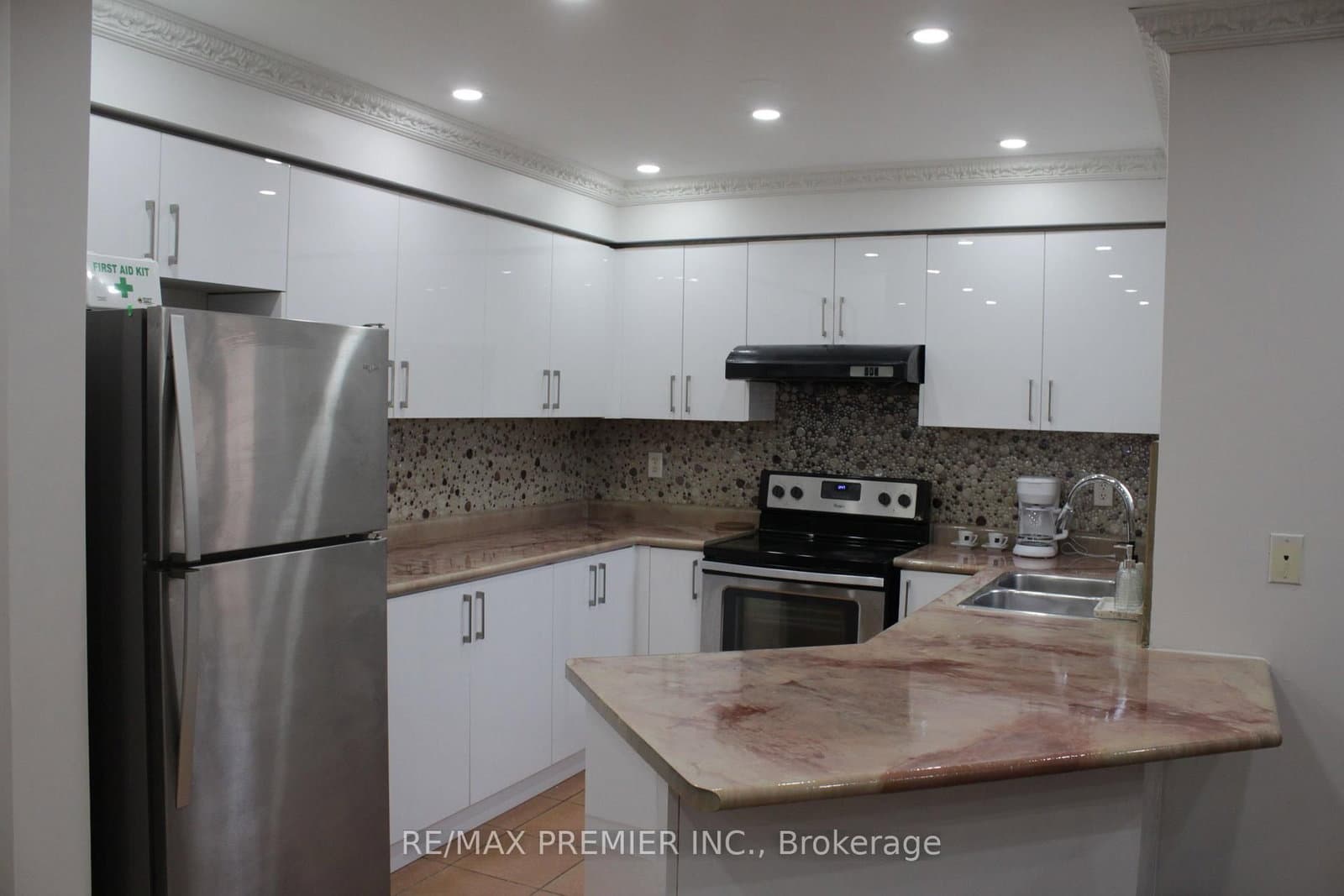 25 Westbrook Avenue, Unit A thumbnail 15