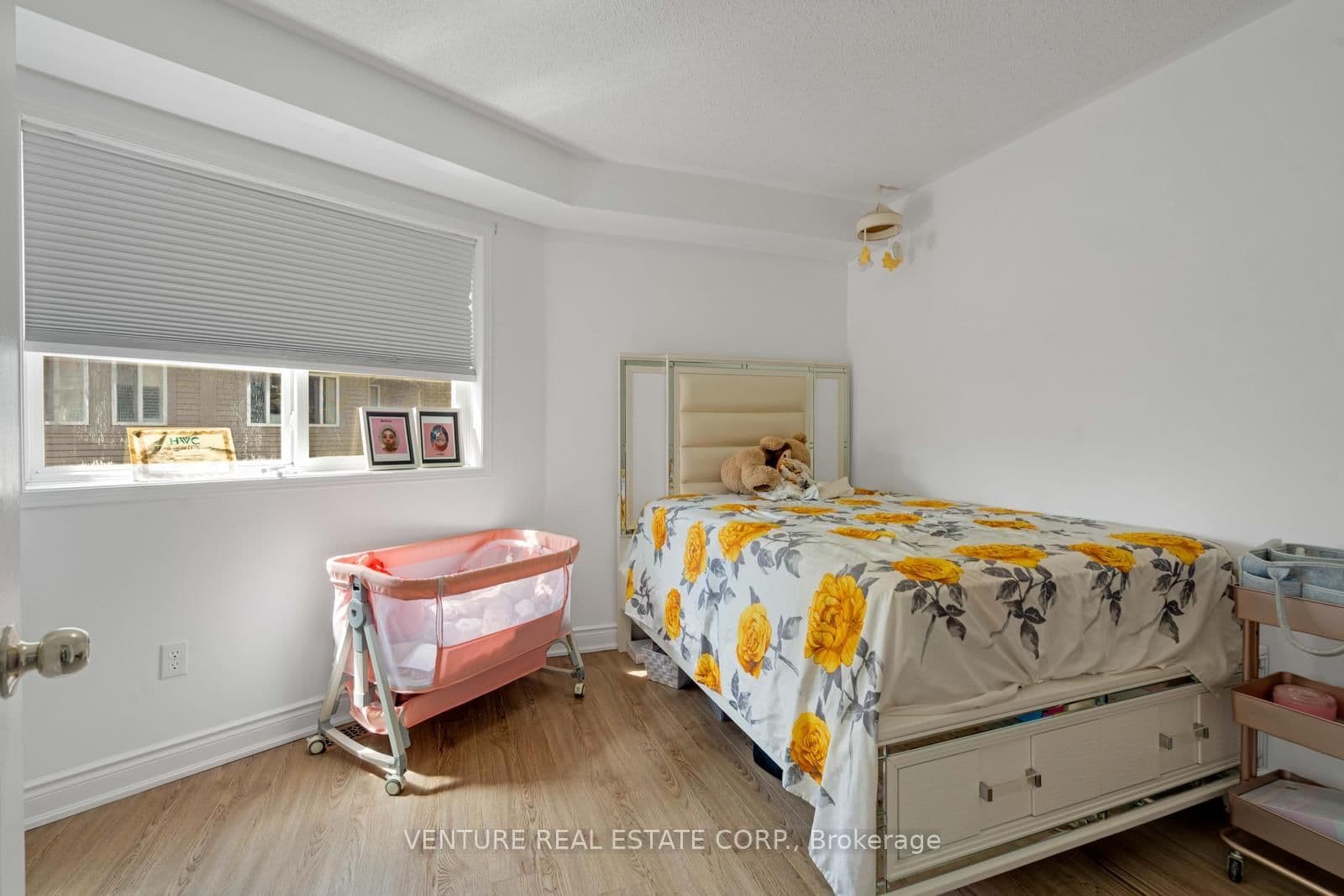 19 Spadina Road thumbnail 13
