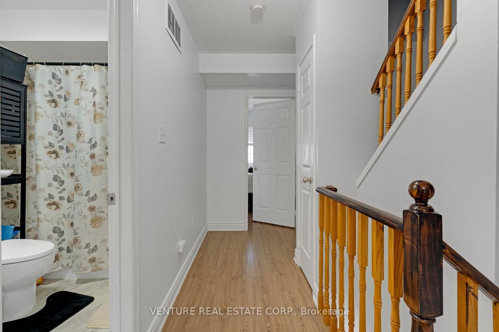 19 Spadina Road thumbnail 16