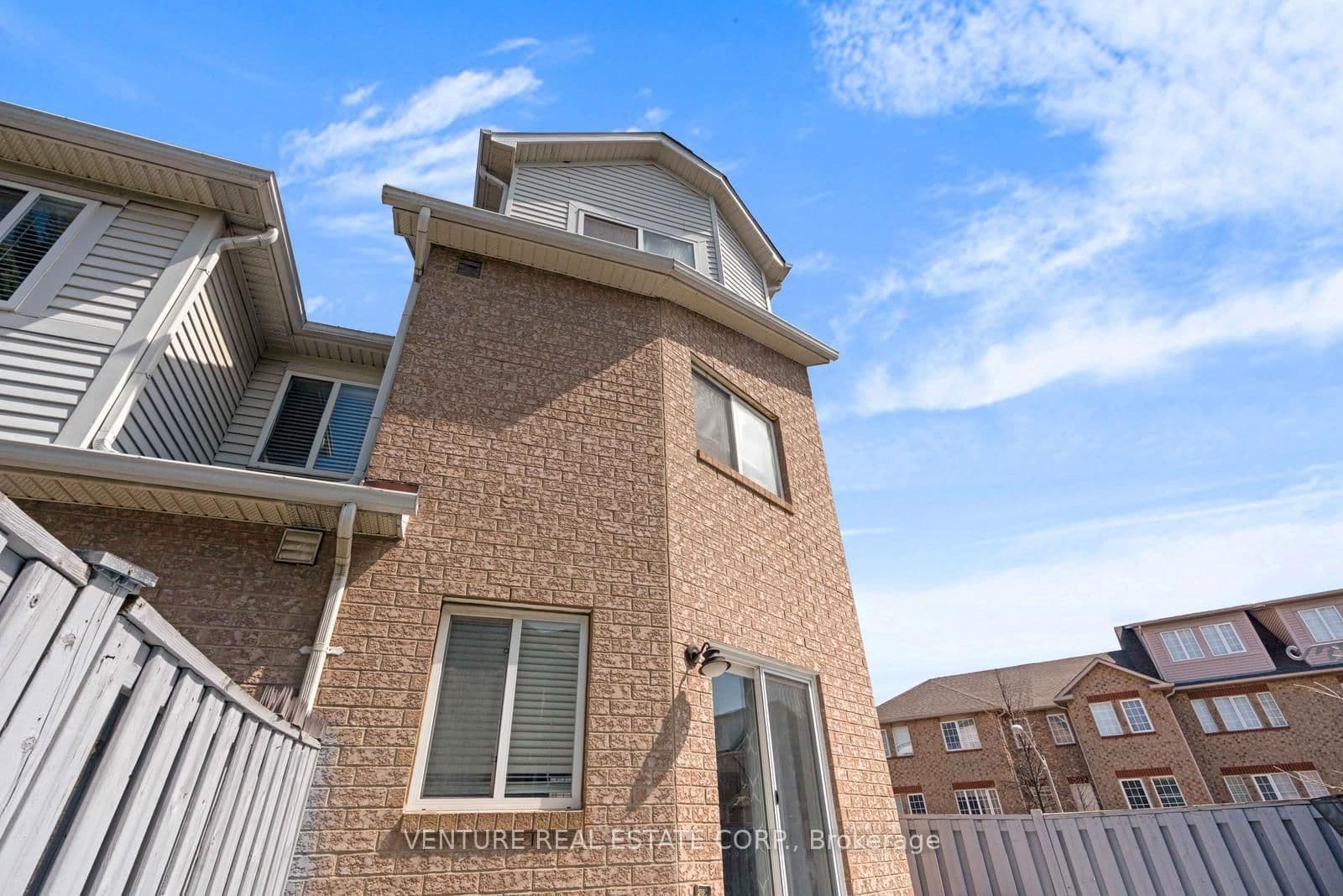 19 Spadina Road thumbnail 23