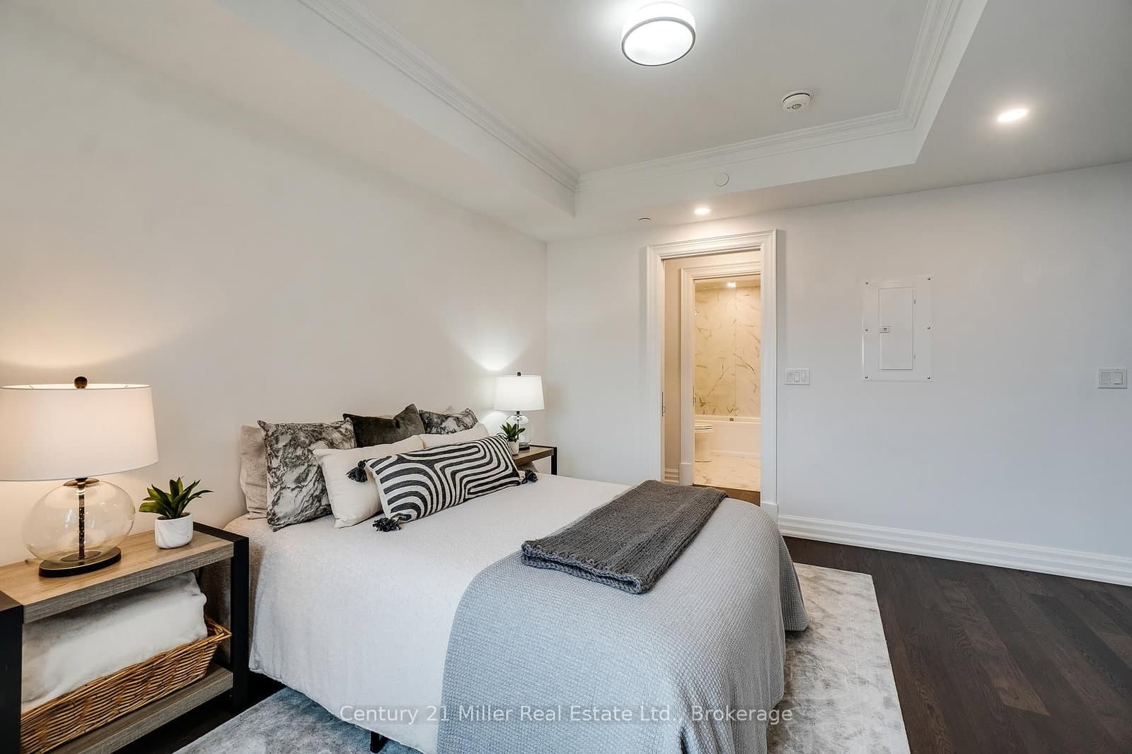 2060 Lakeshore Road, Unit 802 thumbnail 18