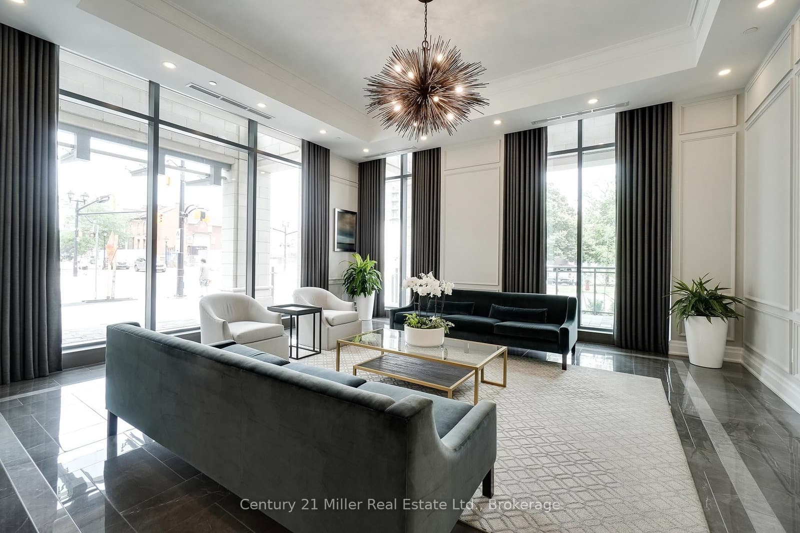 2060 Lakeshore Road, Unit 802 thumbnail 3