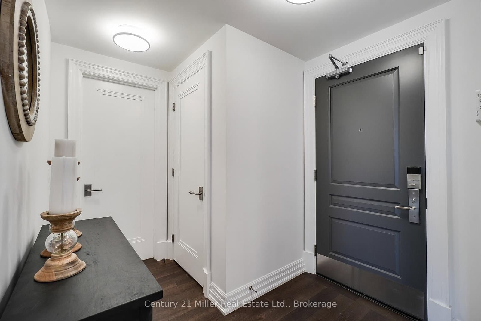 2060 Lakeshore Road, Unit 802 thumbnail 5