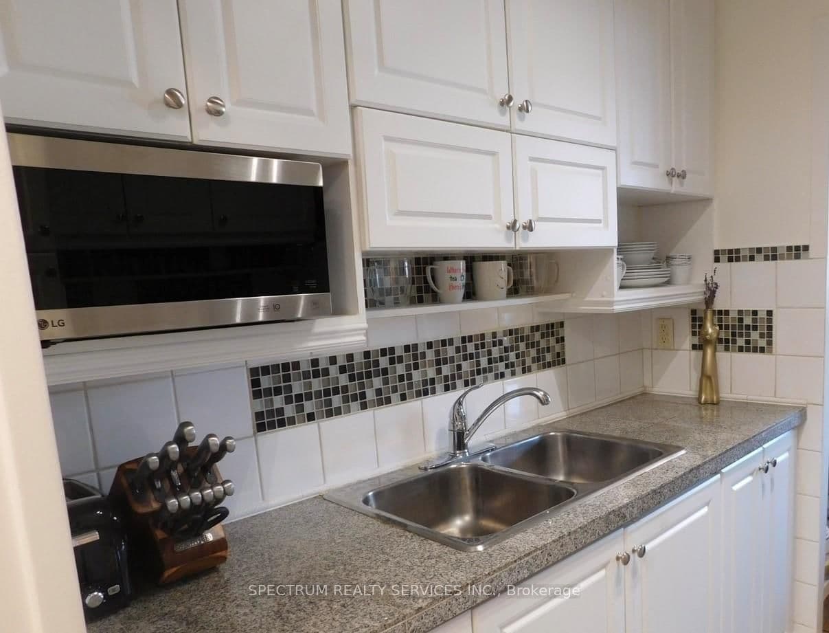 3320 Fieldgate Drive, Unit 808 thumbnail 5