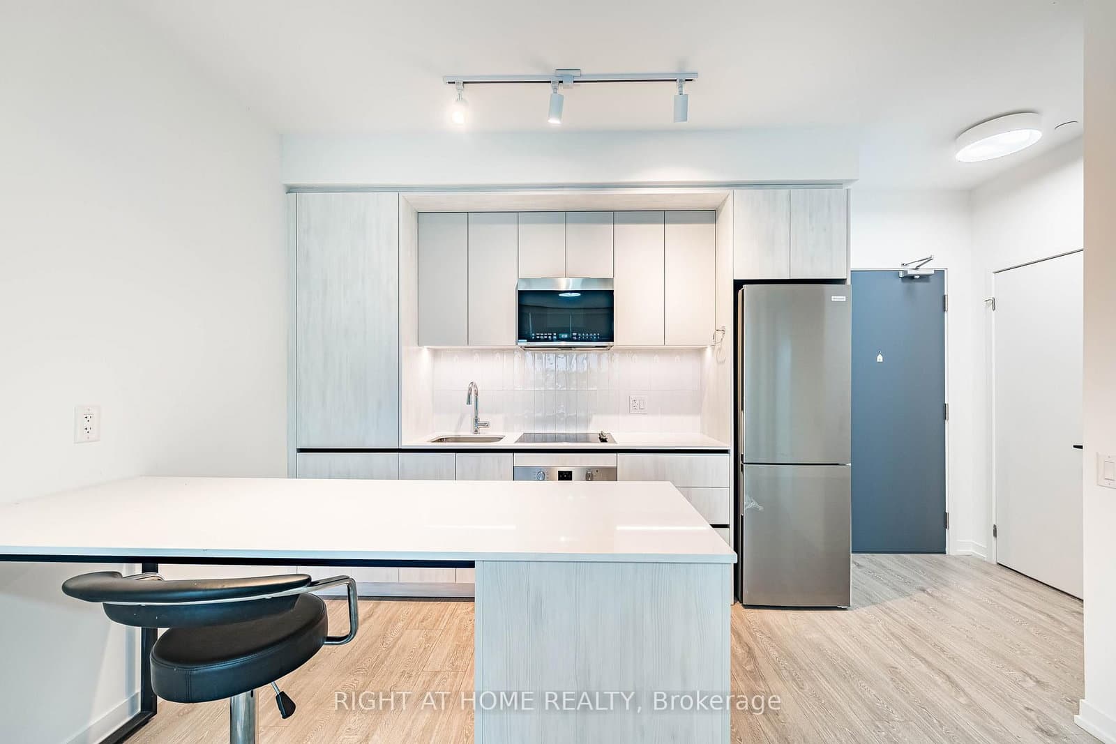 2485 Eglinton Avenue W, Unit 418 thumbnail 8