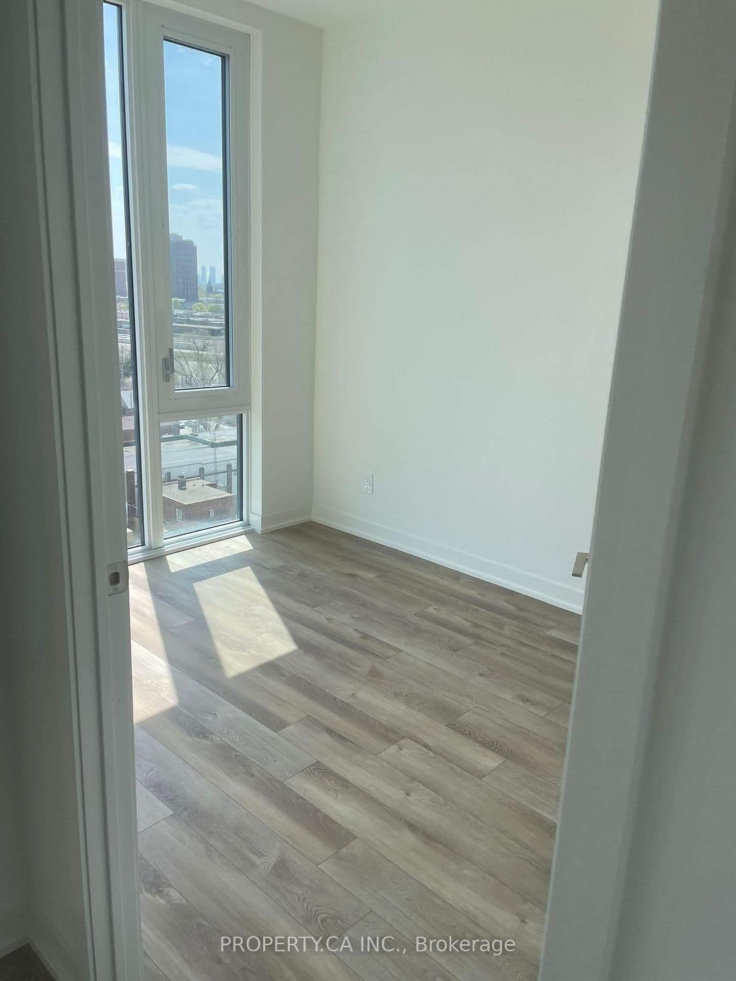 1808 St Clair Avenue W, Unit 1005 thumbnail 11