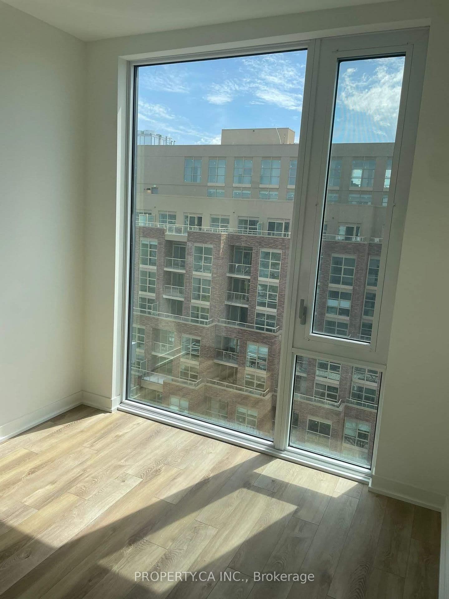 1808 St Clair Avenue W, Unit 1005 thumbnail 12
