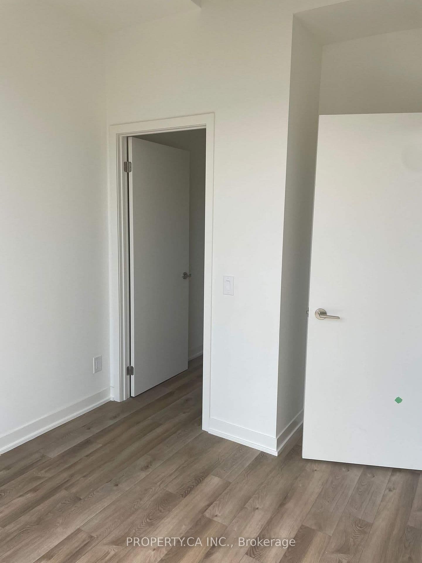 1808 St Clair Avenue W, Unit 1005 thumbnail 15