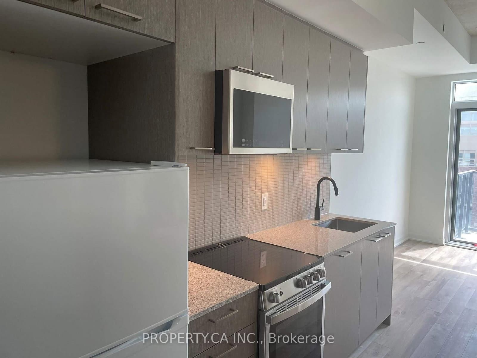 1808 St Clair Avenue W, Unit 1005 thumbnail 5