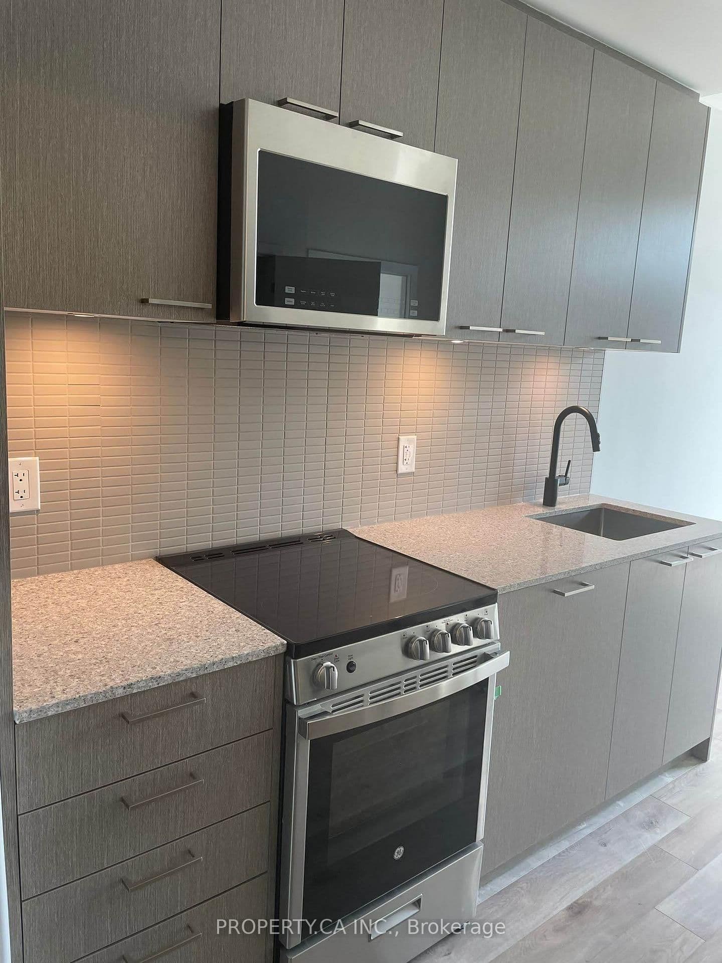1808 St Clair Avenue W, Unit 1005 thumbnail 6